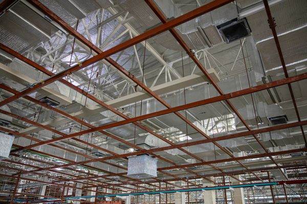 Warehouse cold-storage ceiling